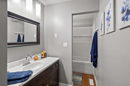 46 Finestone St, Winnipeg, MB 