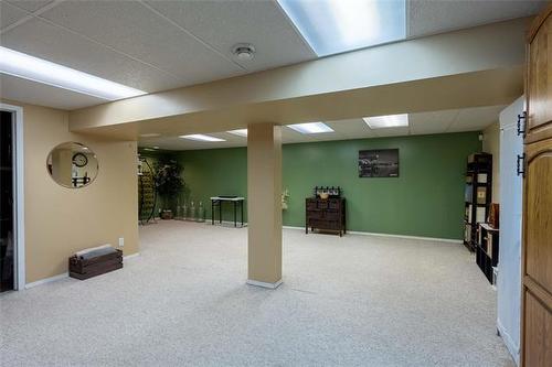 46 Finestone St, Winnipeg, MB 