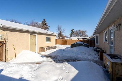 46 Finestone St, Winnipeg, MB 