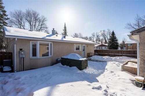 46 Finestone St, Winnipeg, MB 