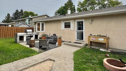 46 Finestone St, Winnipeg, MB 