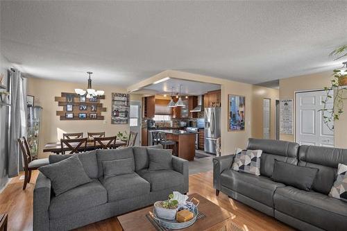 46 Finestone St, Winnipeg, MB 