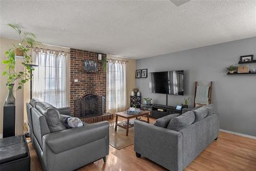 46 Finestone St, Winnipeg, MB 