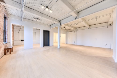 Office - 2660  - 2710 Rue Mullins, Montréal (Le Sud-Ouest), QC - Indoor Photo Showing Garage