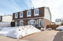 6645 Rue Baillargeon  Brossard, QC J4Z 1T2