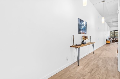 Mud Room - 506-125 Rue Chabanel O., Montréal (Ahuntsic-Cartierville), QC - Indoor Photo Showing Other Room