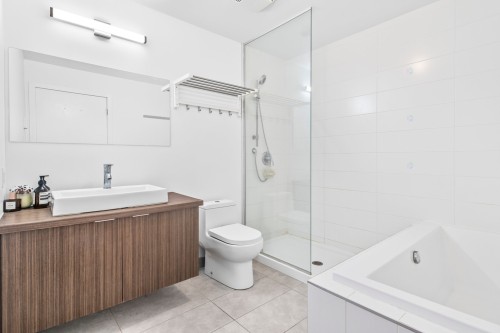 Bathroom - 506-125 Rue Chabanel O., Montréal (Ahuntsic-Cartierville), QC - Indoor Photo Showing Bathroom