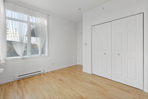 Bedroom - 210-100 Rue Cartier, Saint-Lambert, QC - Indoor Photo Showing Other Room