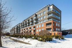 Façade - 