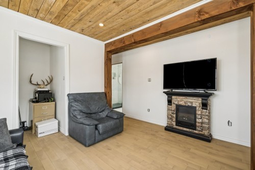 Salon - 1451 Rue St-Paul, Farnham, QC - Indoor Photo Showing Living Room With Fireplace