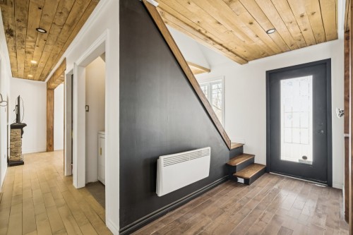 Hall d'entrée/Vestibule - 1451 Rue St-Paul, Farnham, QC - Indoor Photo Showing Other Room