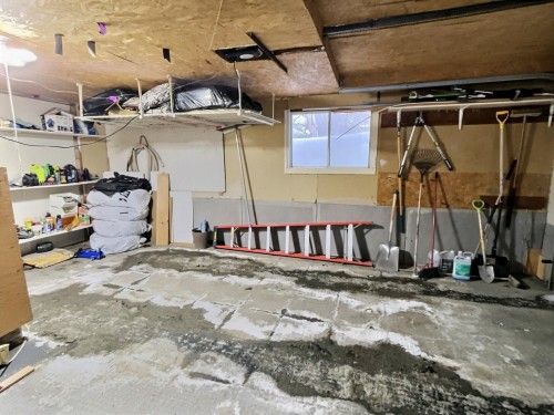 Garage - 155 Av. Frédéric-Hébert, Rouyn-Noranda, QC - Indoor Photo Showing Garage