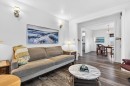 710 Rennie Street, Hamilton, ON  - Indoor Photo Showing Living Room 