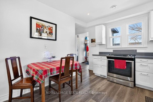 710 Rennie Street, Hamilton, ON - Indoor Photo Showing Dining Room