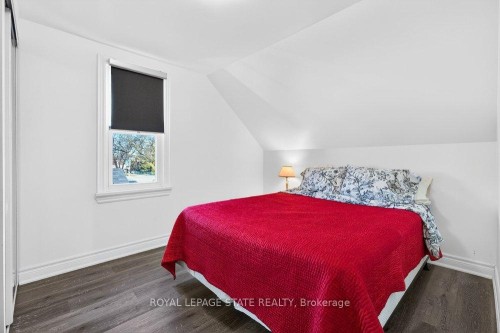 710 Rennie Street, Hamilton, ON - Indoor Photo Showing Bedroom