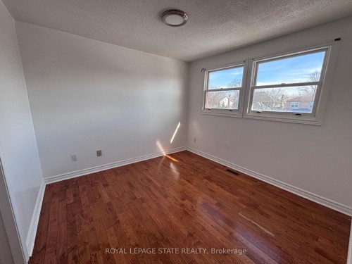 15 Strada Boulevard, St. Catharines, ON - Indoor Photo Showing Other Room