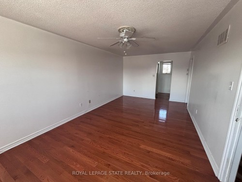 15 Strada Boulevard, St. Catharines, ON - Indoor Photo Showing Other Room