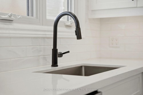 48 Champlain Avenue, Hamilton, ON - Indoor Photo Showing Kitchen