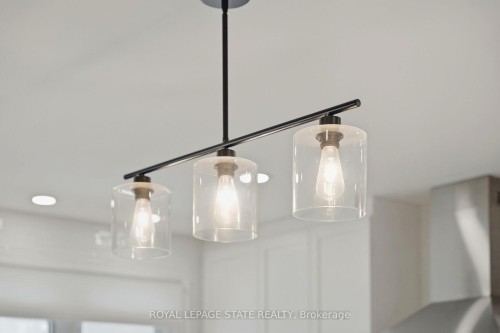 48 Champlain Avenue, Hamilton, ON - Indoor Photo Showing Bathroom