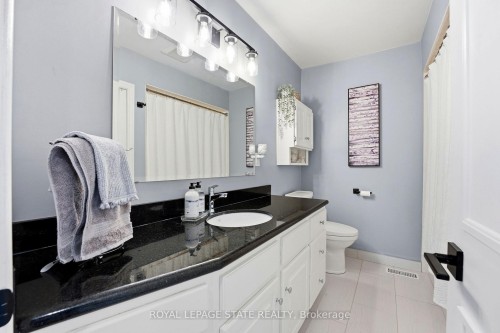 48 Champlain Avenue, Hamilton, ON - Indoor Photo Showing Bathroom