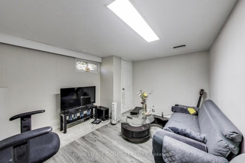 68 Harold Court, Hamilton, ON - Indoor