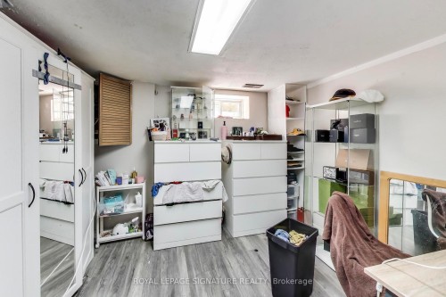 68 Harold Court, Hamilton, ON -  Photo Showing Garage