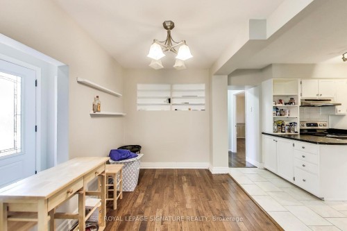68 Harold Court, Hamilton, ON - Indoor Photo Showing Kitchen