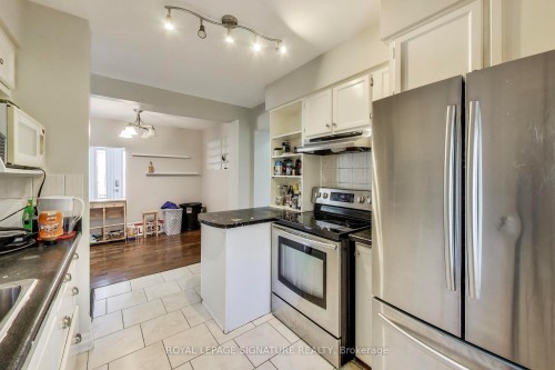 68 Harold Court, Hamilton, ON - Indoor Photo Showing Kitchen