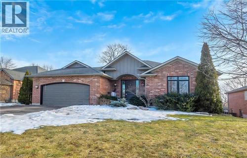 26 WOODLAND Crescent  Tillsonburg, ON N4G 5R5