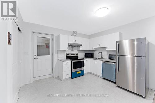 117 Juneberry Road, Thorold, ON - Indoor Photo Showing Kitchen With Stainless Steel Kitchen