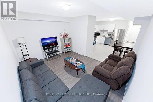 117 Juneberry Road, Thorold, ON - Indoor Photo Showing Living Room