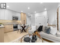 1947 E 13TH AVENUE  Vancouver, BC V5N 2C3