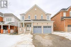 1842 ESTERBROOK DRIVE  Oshawa, ON L1K 0N3