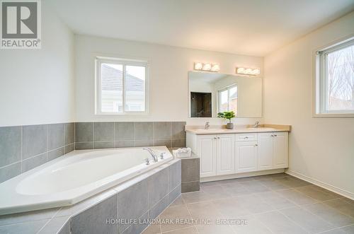 1842 Esterbrook Drive, Oshawa, ON - Indoor Photo Showing Bathroom