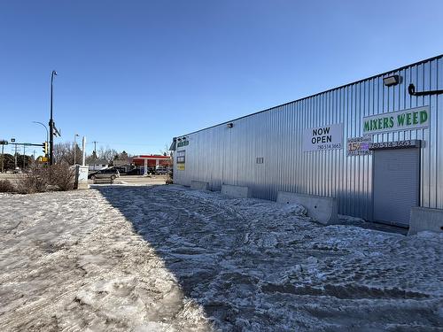 B B, 5236  50 St, Drayton Valley, AB 