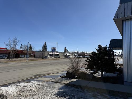 B B, 5236  50 St, Drayton Valley, AB 