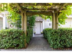 2 1233 W 16TH STREET  North Vancouver, BC V7P 1R5