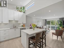 305 3875 W 4TH AVENUE  Vancouver, BC V6R 4H8