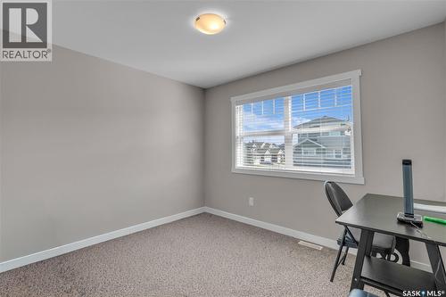 131 315 Dickson Crescent, Saskatoon, SK - Indoor