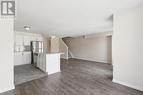 502 Radiant Private, Ottawa, ON - Indoor Photo Showing Kitchen