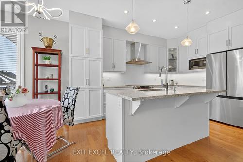 478 Fernside Street, Ottawa, ON - Indoor Photo Showing Kitchen With Upgraded Kitchen