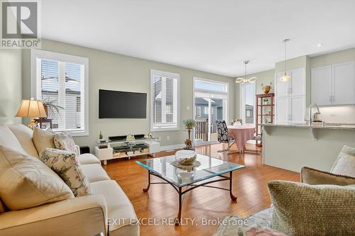 478 Fernside Street, Ottawa, ON - Indoor Photo Showing Living Room