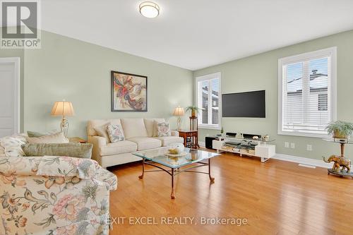 478 Fernside Street, Ottawa, ON - Indoor Photo Showing Living Room