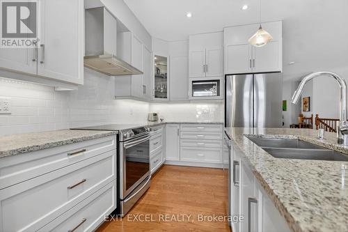 478 Fernside Street, Ottawa, ON - Indoor Photo Showing Kitchen With Double Sink With Upgraded Kitchen