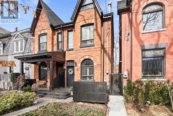 158 FIRST AVENUE  Toronto, ON M4M 1X1