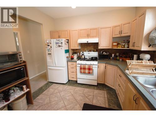 189 Willows Place, Oliver, BC - Indoor Photo Showing Kitchen
