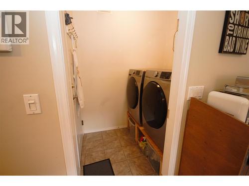 189 Willows Place, Oliver, BC - Indoor Photo Showing Laundry Room
