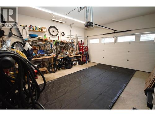 189 Willows Place, Oliver, BC - Indoor Photo Showing Garage