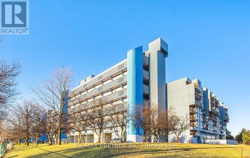 720 - 4645 JANE STREET  Toronto, ON M3N 2K9