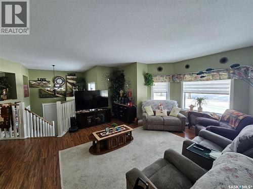 30 St Boniface Avenue, Goodsoil, SK - Indoor Photo Showing Living Room